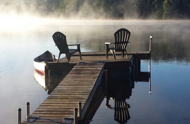Schöne Log Home auf Quiet privaten See