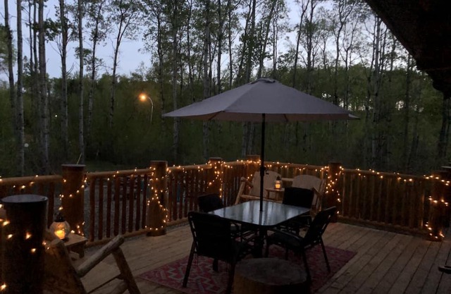 Beautiful Log Home in private setting