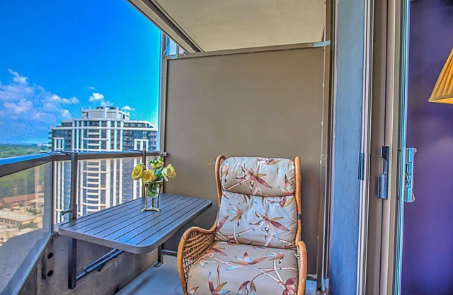 Beautiful Luxury Condo for families or 5 People