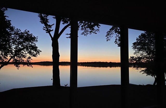 Beautiful Luxury home on Lake LeHomme Dieu