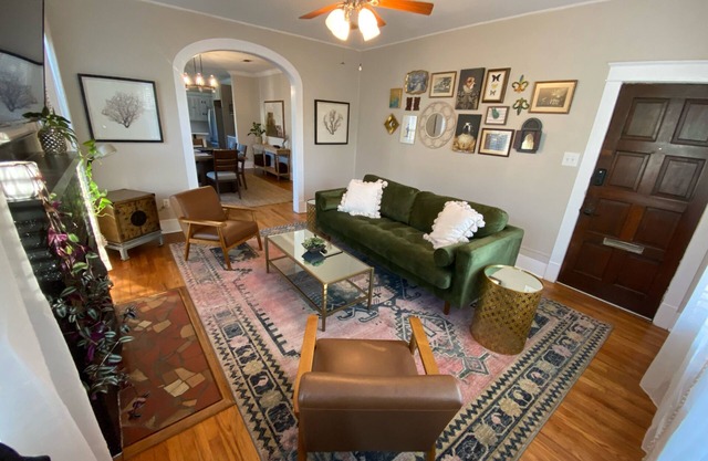 Beautiful Midcity Marvel 2BR 1BA Near LSU Downtown