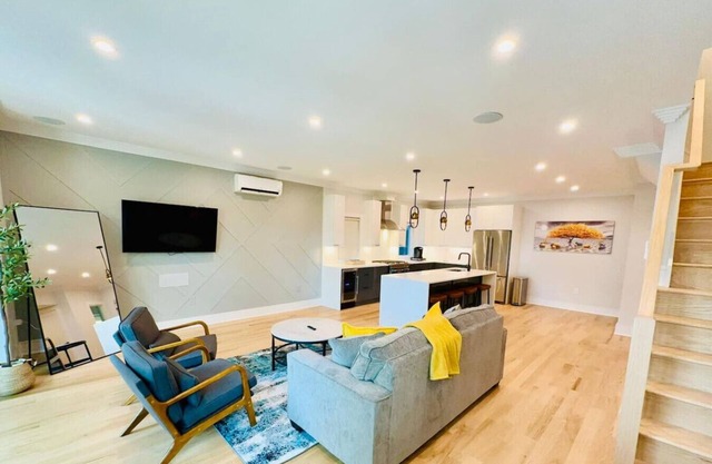 Beautiful Modern 4BR Duplex W/Rooftop NYC views