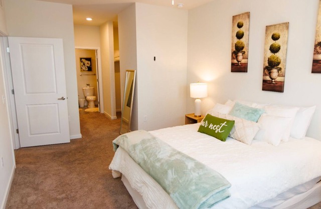 Modern Comfort Apartment/ Champion Gate Location.