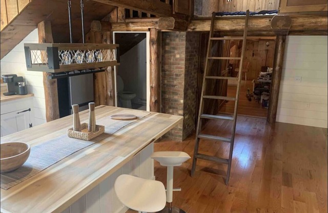 Beautiful modern Farmhouse studio