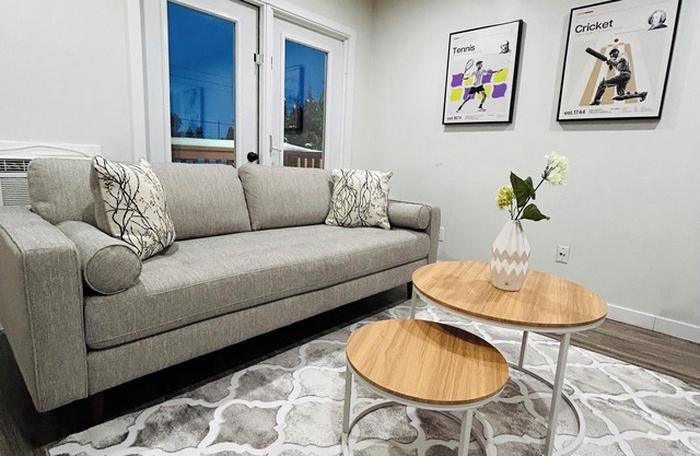 Beautiful Modern Two Bedroom Apartment