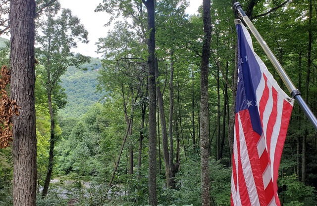 Beautiful Mountain Getaway in a safe gated community.