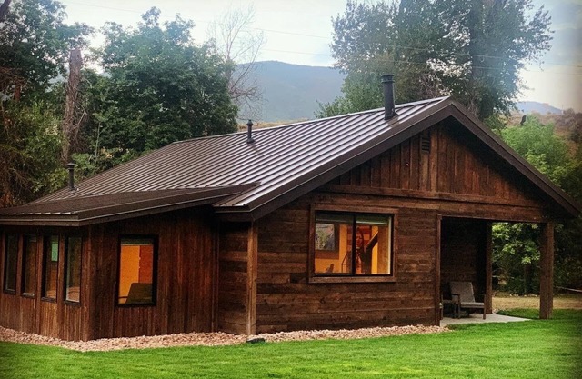 Beautiful Mountain Cabin on Lower Provo River