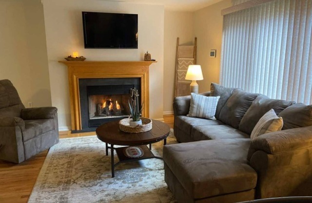 Beautiful Mountain Retreat 3 Bedroom Getaway!
