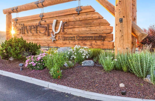 NEW: Beautiful Mountain Views, Abundant Wildlife & Dark, Starry Skies
