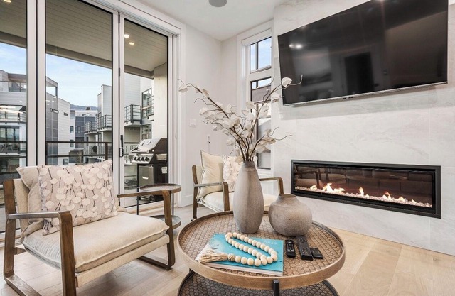 Beautiful multi bedroom townhouse, next to channel and short walk to beach