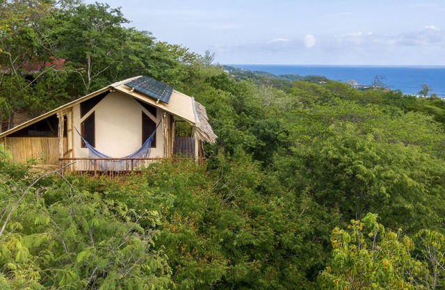 Beautiful & Eco Cabaña in Forest w/ Ocean View