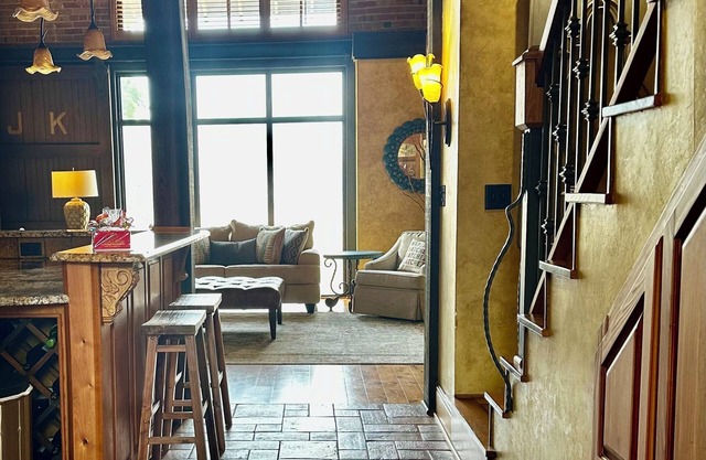 Beautiful Natchez Condo one block from the Mississippi River that offers it all.