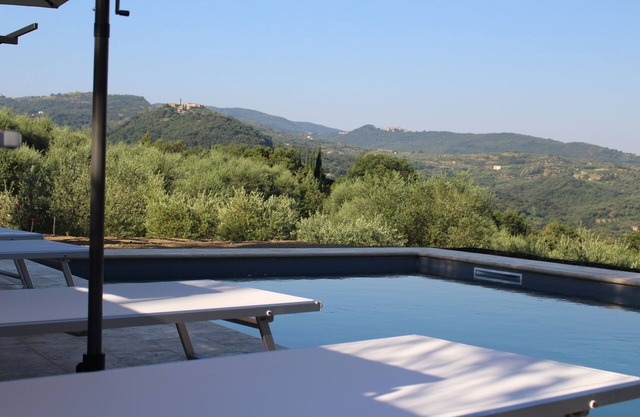 Wunderschoenes Natursteinhaus mit Pool mitten im Olivenhain