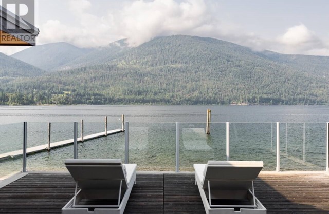 Beautiful Nelson Beach and Lakefront Home! Swim/Ski/Boat!!