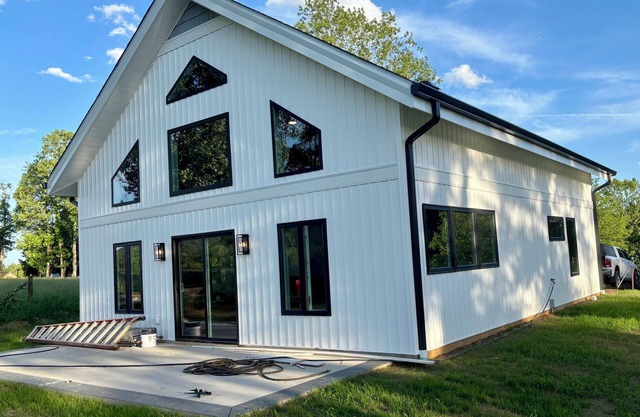 Beautiful new 3 bed/ 3.5 bath home minutes from VT and downtown Blacksburg.