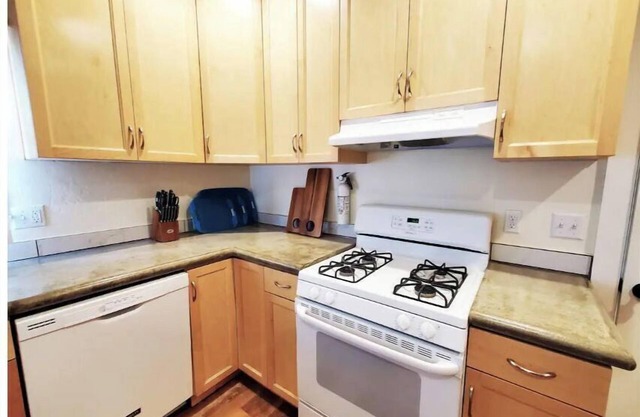 Beautiful New 3 Bedroom Home with Garage.