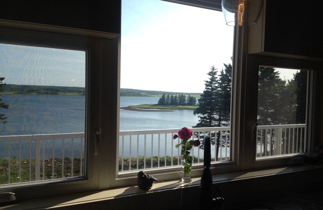 Schöne neue 5 Schlafzimmer Waterfront Home mit über 3000 qm Ft des lebenden Raumes!