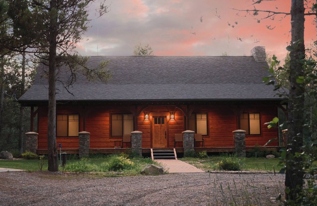 Beautiful New Cabin Near Yellowstone, Grand Teton, and Targhee National Parks