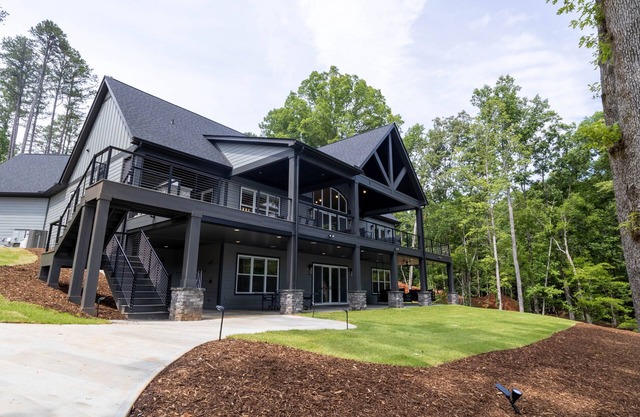 Beautiful New Construction on Lake Keowee