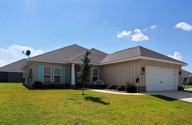 Beautiful new home located minutes from OWA and the Wharf