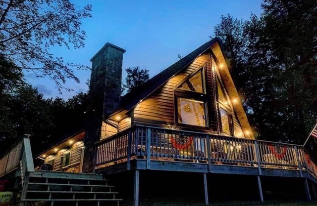 Beautiful new home on chain of lakes 20 minutes from Pictured Rocks