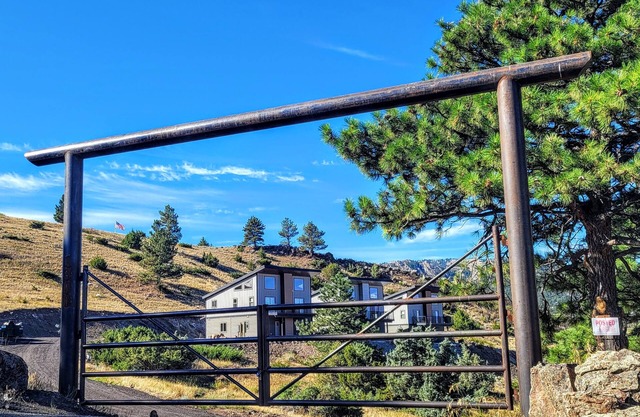 BEAUTIFUL NEW home with THE BEST VIEWS OF THE MISSOURI RIVER