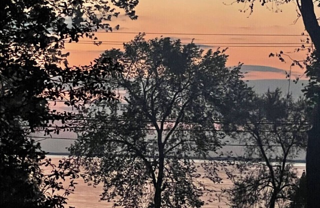 Beautiful new Lake Erie- view rental