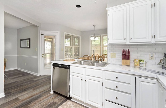 Beautiful New Remodel - Perfect For Mid Term Stays