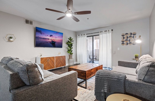 Beautiful newly remodeled 2-Bdrm Biltmore Condo!