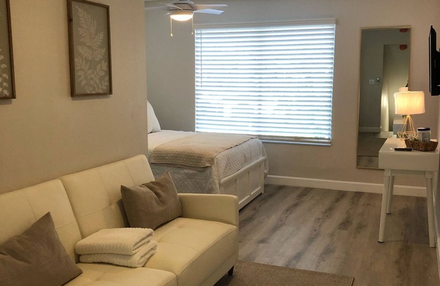 Beautiful newly renovated charming Loft at Little Havana. Entire apartment!