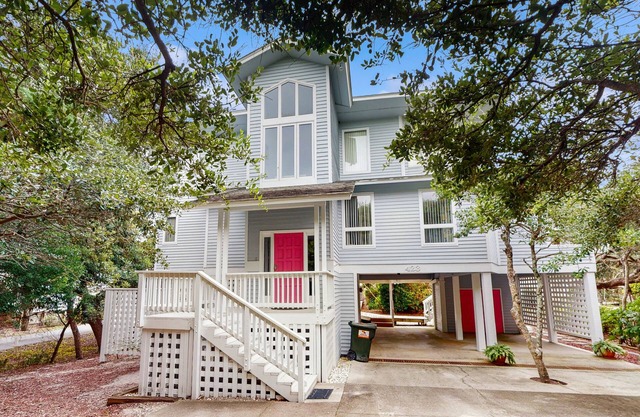 Beautiful ocean front home with direct beach access and outdoor shower