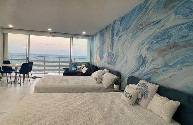 Beautiful Ocean Blue Love oceanfront apartment