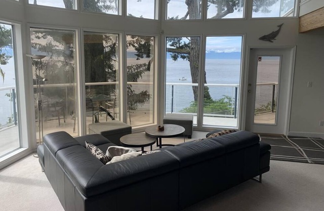 Beautiful Ocean-front property