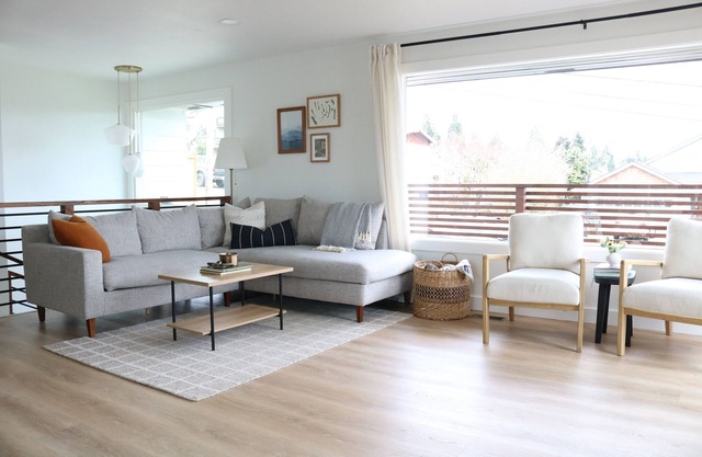 Beautiful ocean view home close to the airport