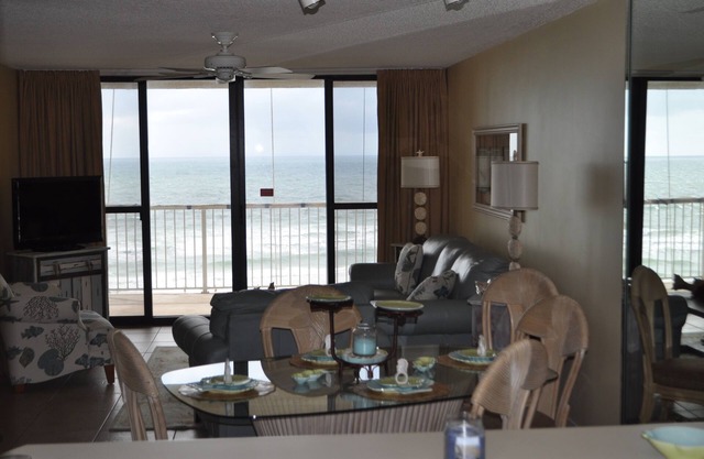 Schöne Oceanfront und 2 Bed 2 Bath Condo!