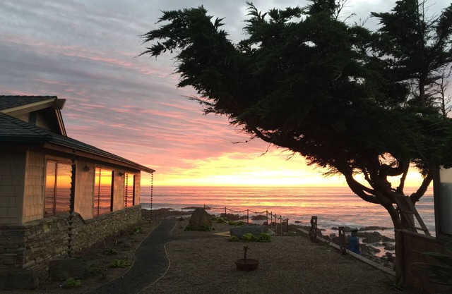 Beautiful Oceanfront Home With Spectacular Views. 17 steps to the beach!