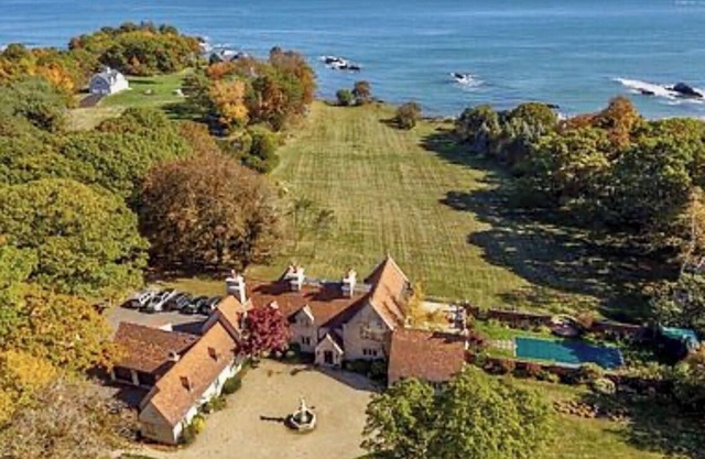 Beautiful oceanside Castle with private beach and seasonal swimming pool
