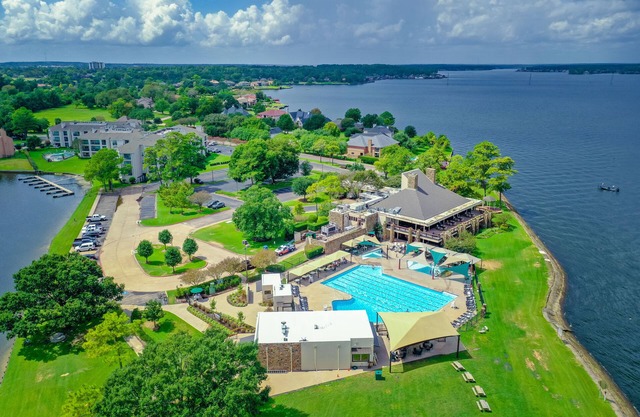 Beautiful One Bedroom Waterview Condo On Lake Conroe - 208-B