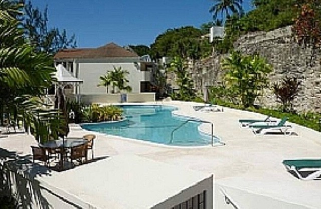 Schöne Ein-Schlafzimmer Zehn Minuten zu Fuß zum weißen Sandstrand mit Gemeinschaftspool