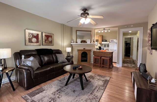 Beautiful One Bedroom Syracuse Flat - Kept to Perfection!