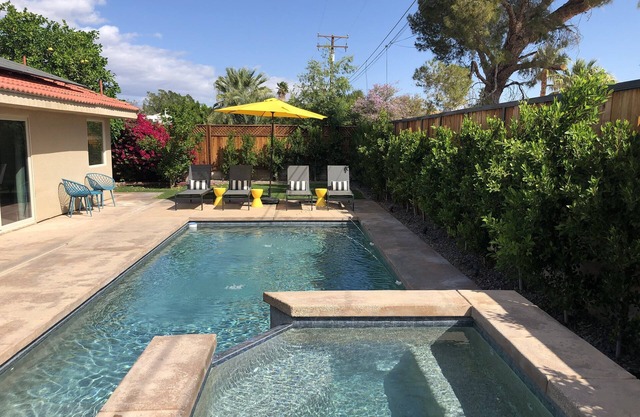 Beautiful Palm Springs House with Pool/Jacouzi in Palm Springs