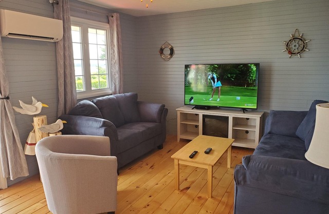 Beautiful PEI Ocean View 3 bedroom Cottage
