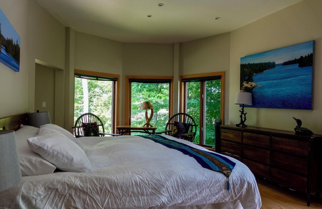 Beautiful Peninsula Lodge