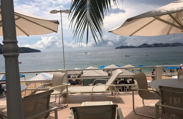 Wunderschönes Penthouse - Zugang zum Pool / Strand / exzellenter Blick auf die Bucht