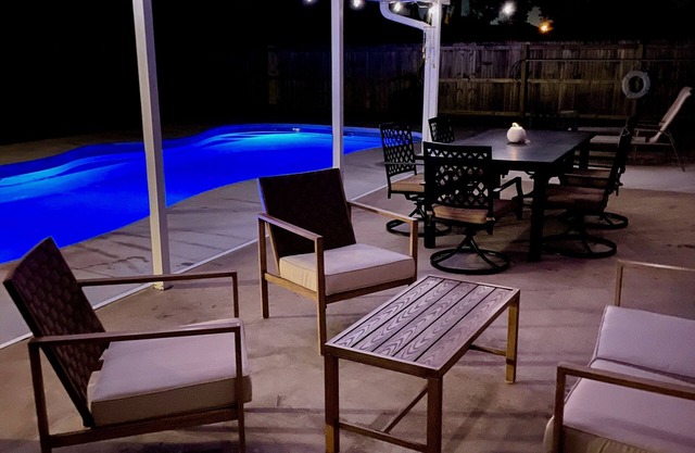 Beautiful Perdido Home w/Heated Pool, Private Beach access.