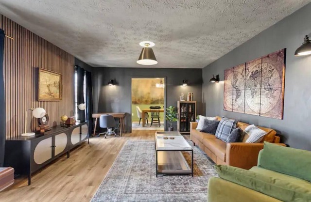 Beautiful Pet Friendly Home - 10 minutes to Trilith!