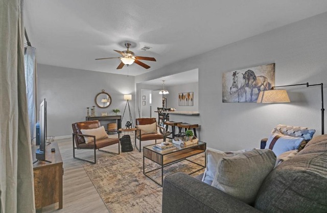 Beautiful Pet Friendly Home In Central Location! home