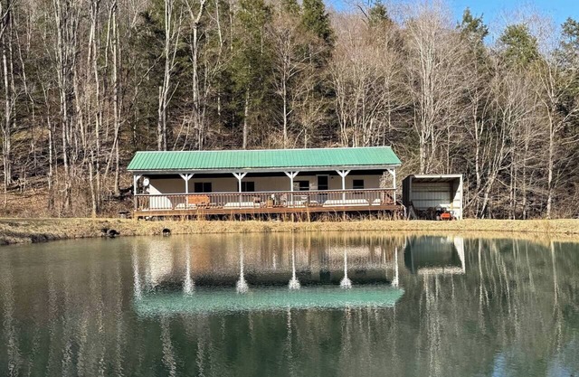 Beautiful Pond Retreat/Mountain Hiking/National Forest!
