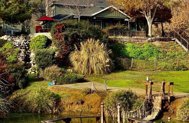 Beautiful pool home in foothills close to Sequoia's-
