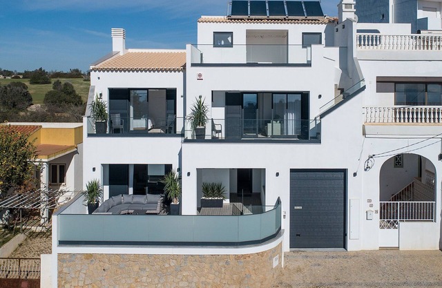 Beautiful Portugese Villa | 6 Bedroooms | Villa Albufeira Grande | Private Pool & Beautiful Sea Views | Albufeira